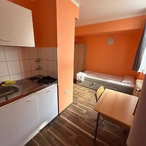 Low Budget Central Station Apartmenthostel Sen 14